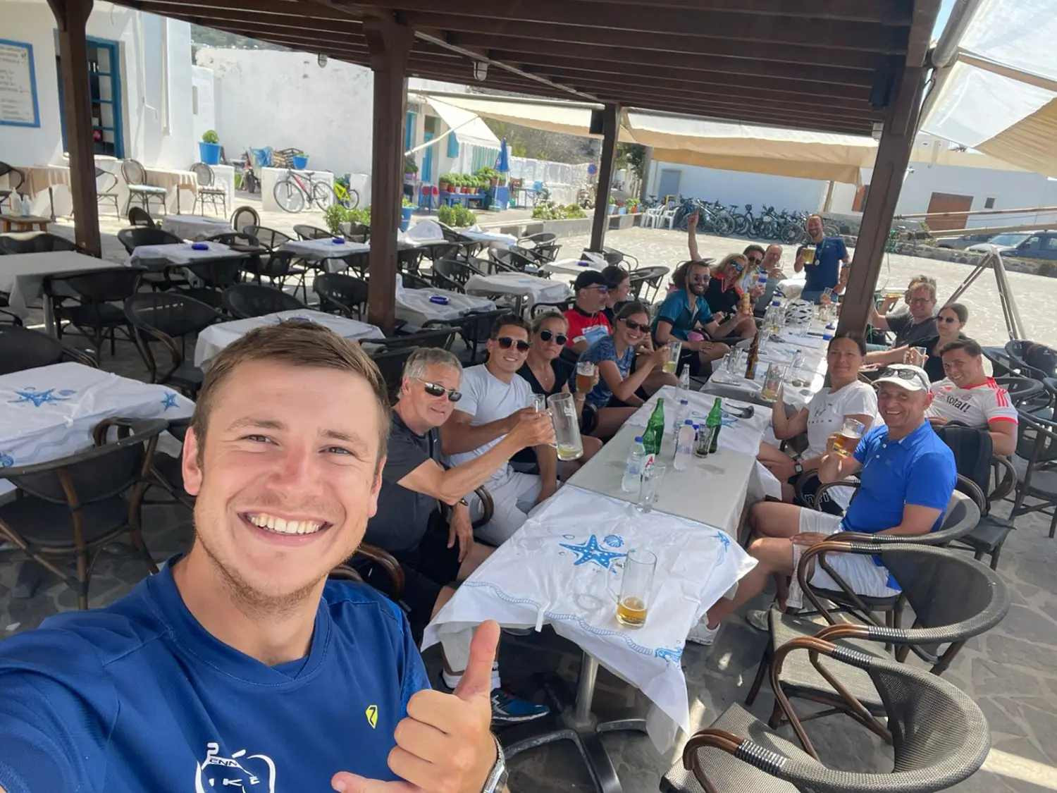  Gruppe von Menschen von Dodekanes Bikes