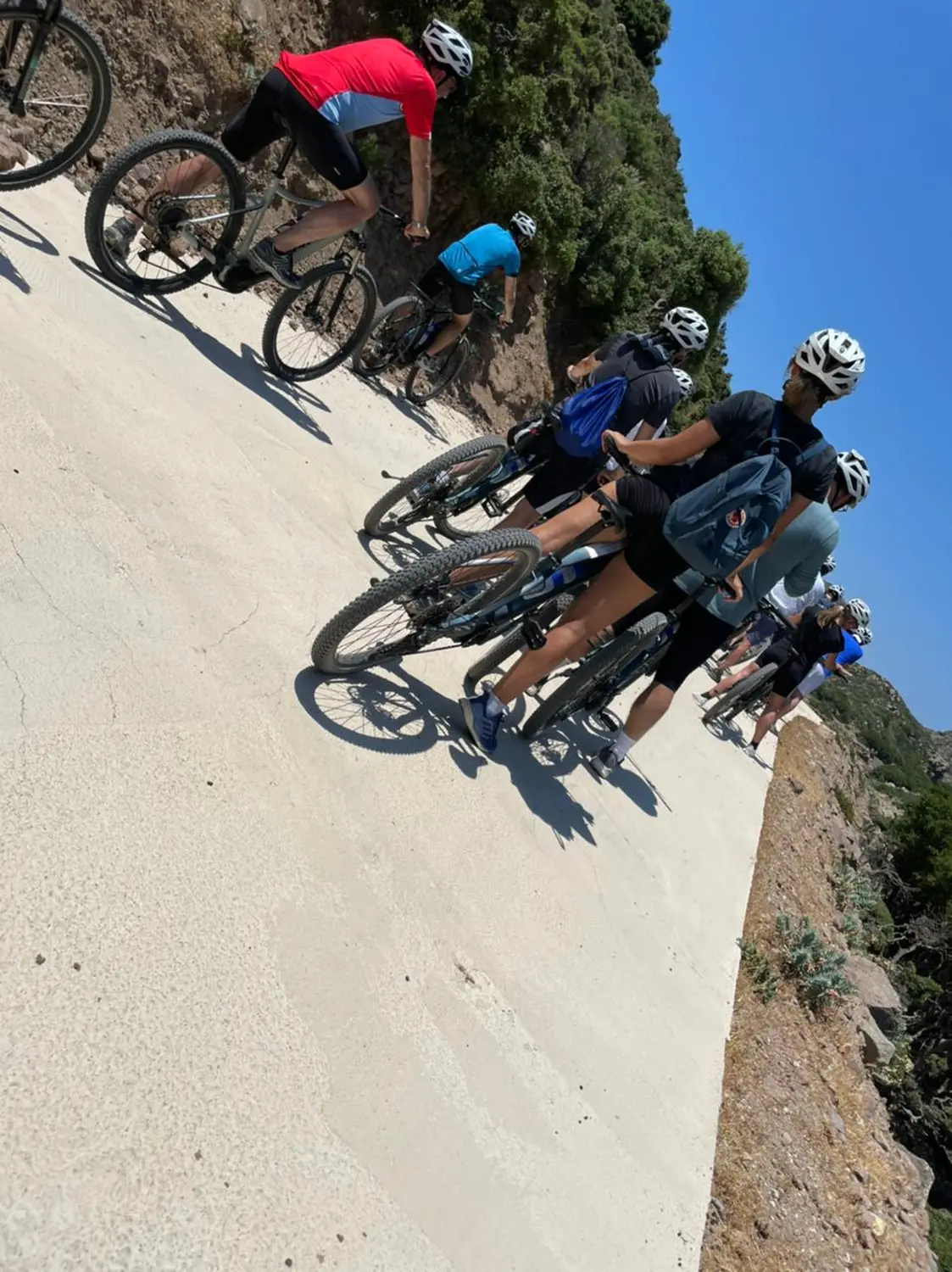 Menschen auf Fahrrädern von Dodekanes Bikes 