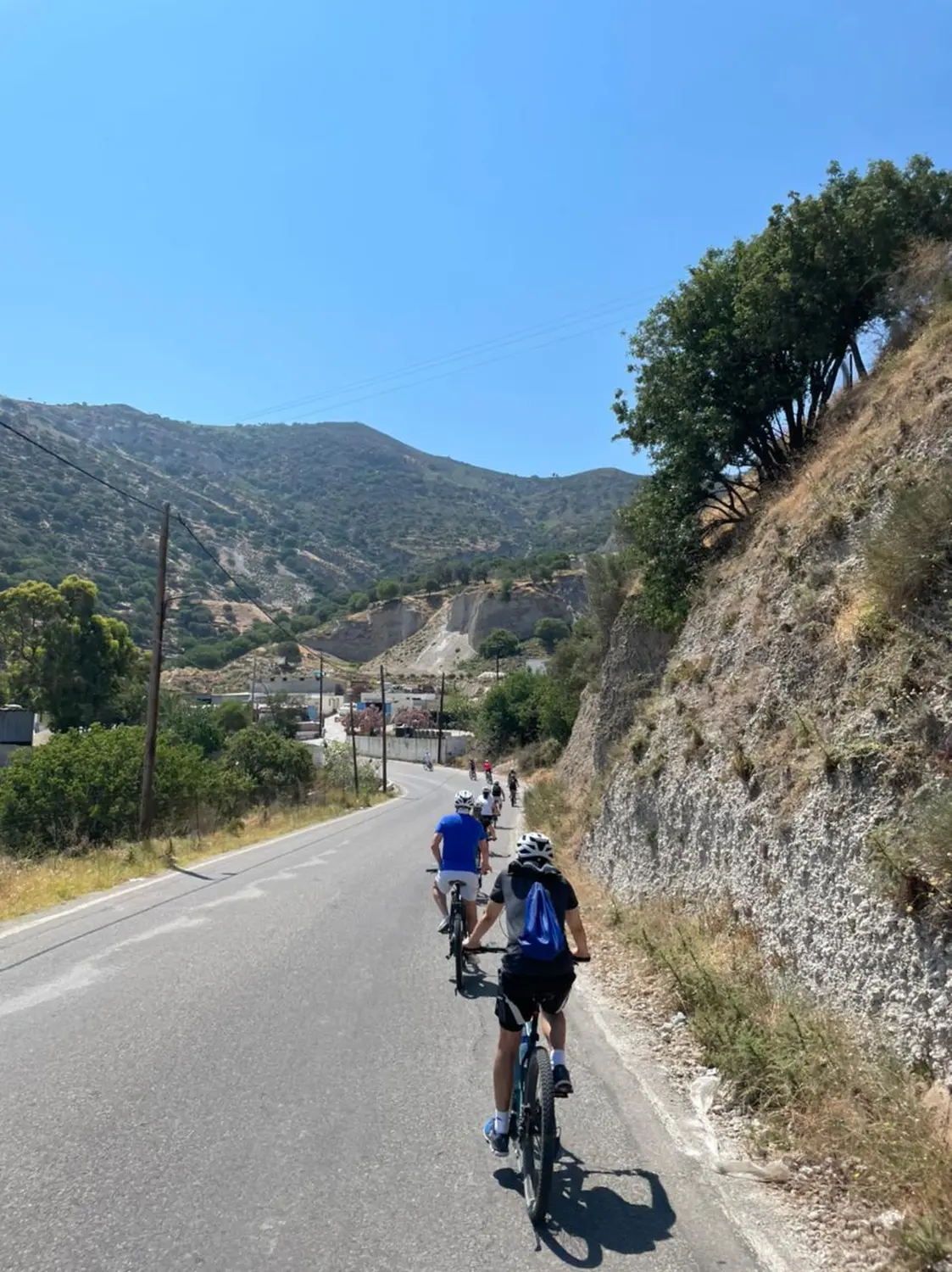 Menschen auf Fahrrädern von Dodekanes Bikes 
