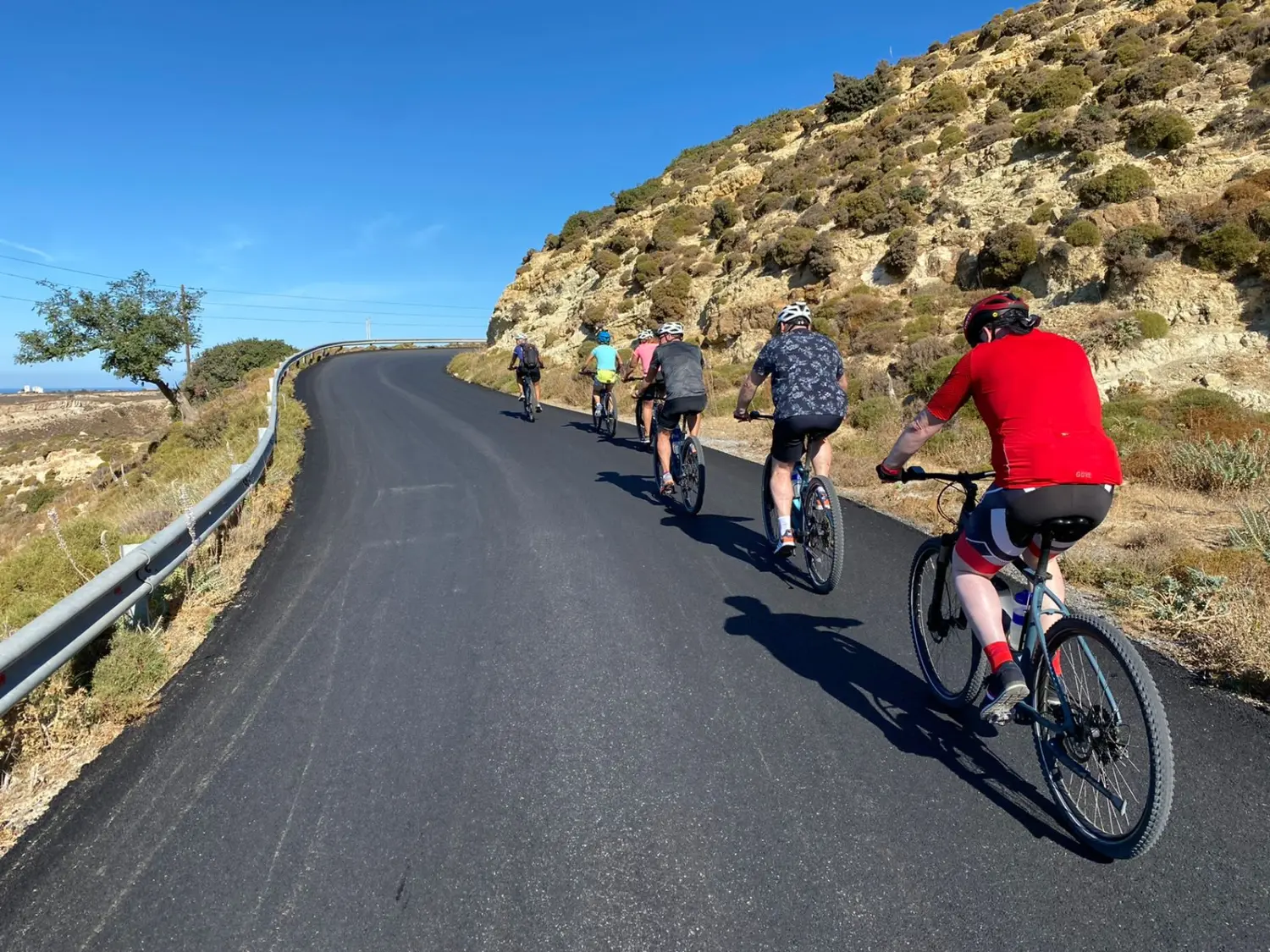 Menschen auf Fahrrädern von Dodekanes Bikes 